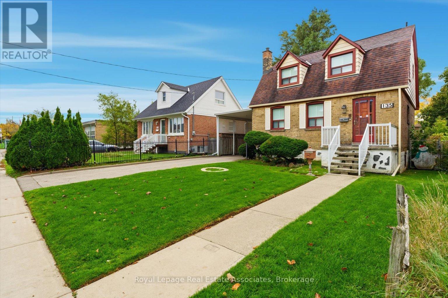 135 Tiago Avenue, Toronto, Ontario  M4B 2A6 - Photo 10 - E12671224