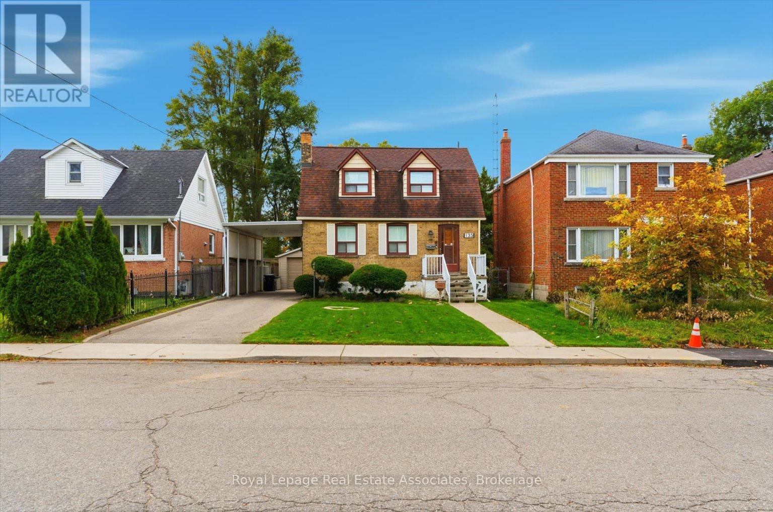 135 Tiago Avenue, Toronto, Ontario  M4B 2A6 - Photo 23 - E12671224