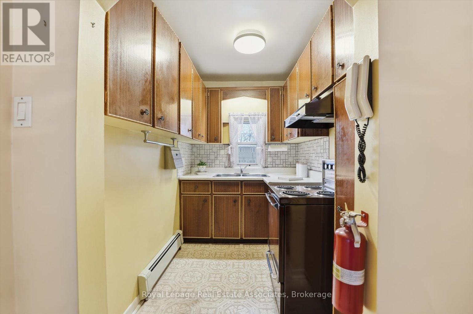 135 Tiago Avenue, Toronto, Ontario  M4B 2A6 - Photo 28 - E12671224