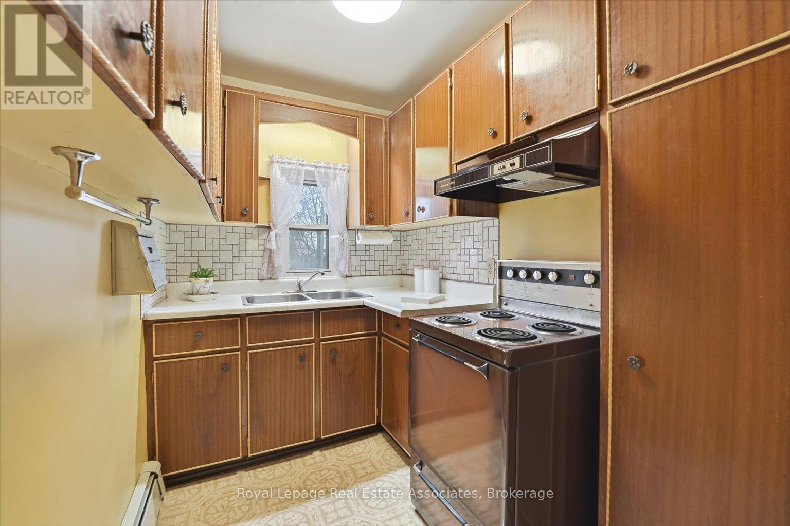 135 Tiago Avenue, Toronto, Ontario  M4B 2A6 - Photo 29 - E12671224