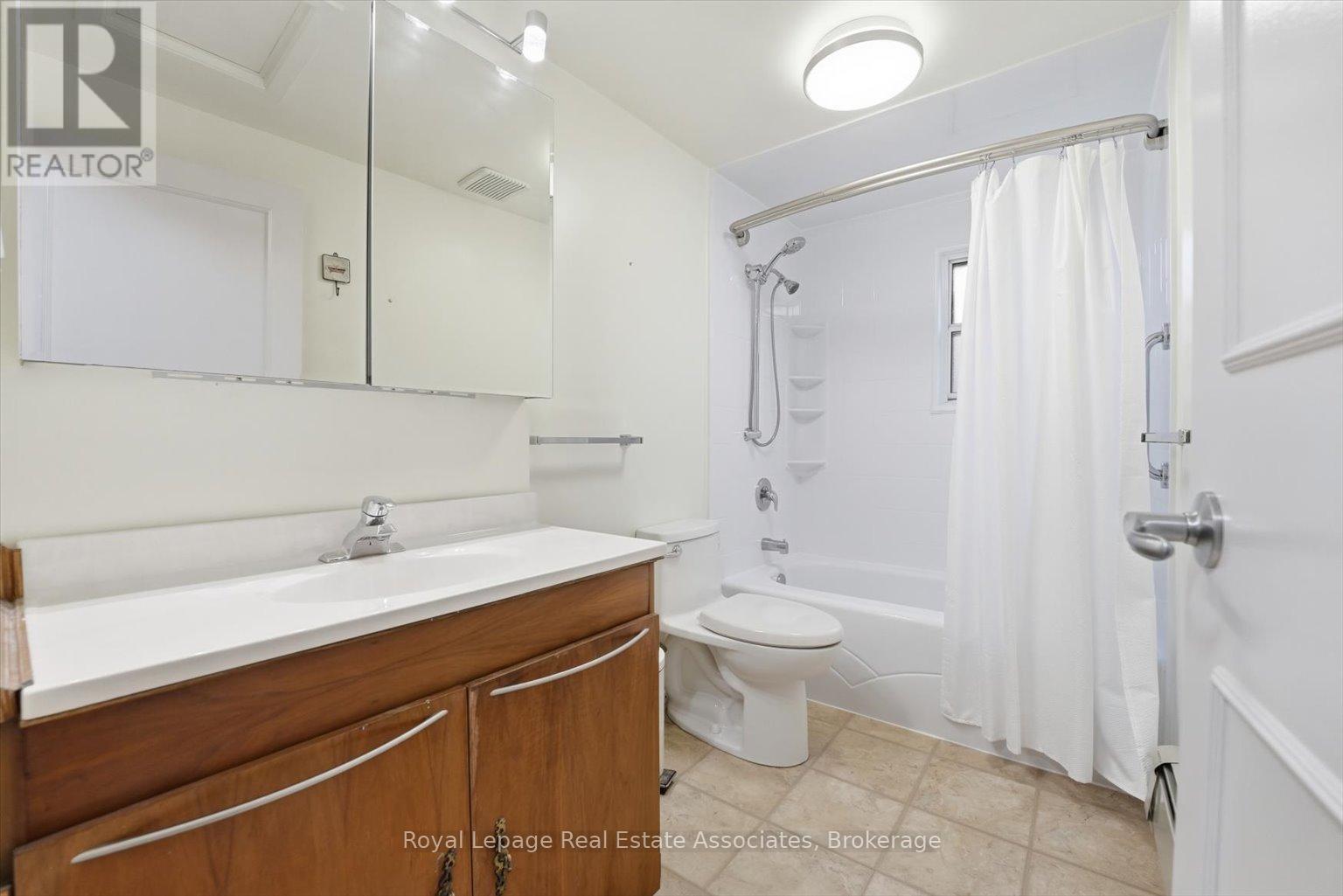 135 Tiago Avenue, Toronto, Ontario  M4B 2A6 - Photo 32 - E12671224