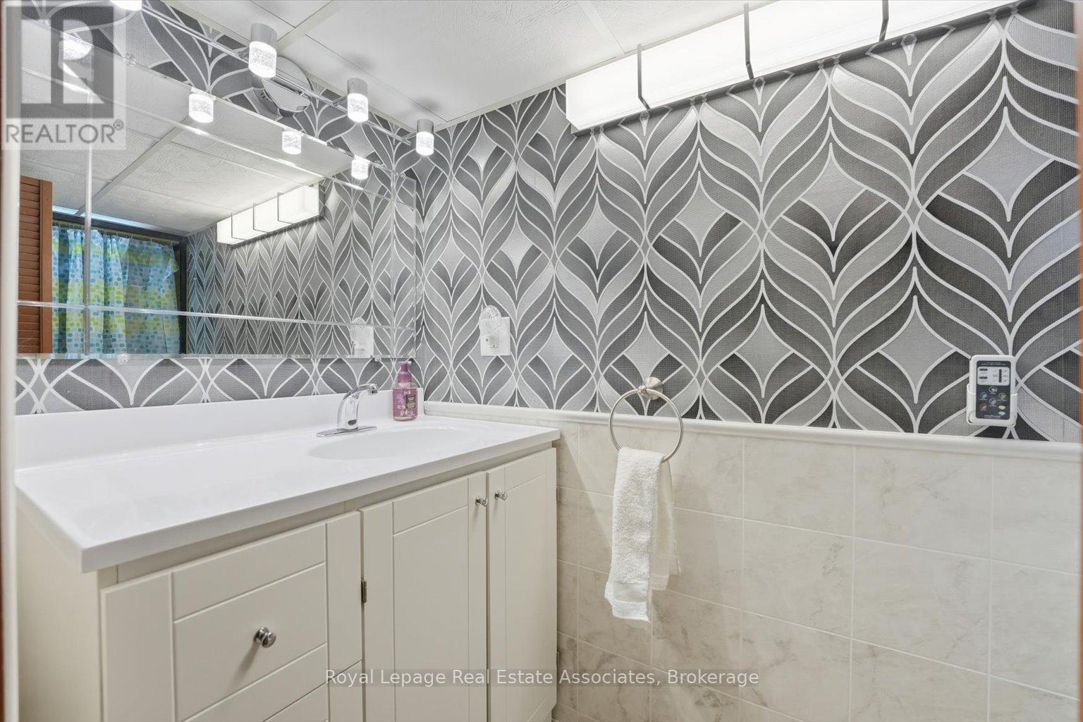 135 Tiago Avenue, Toronto, Ontario  M4B 2A6 - Photo 34 - E12671224