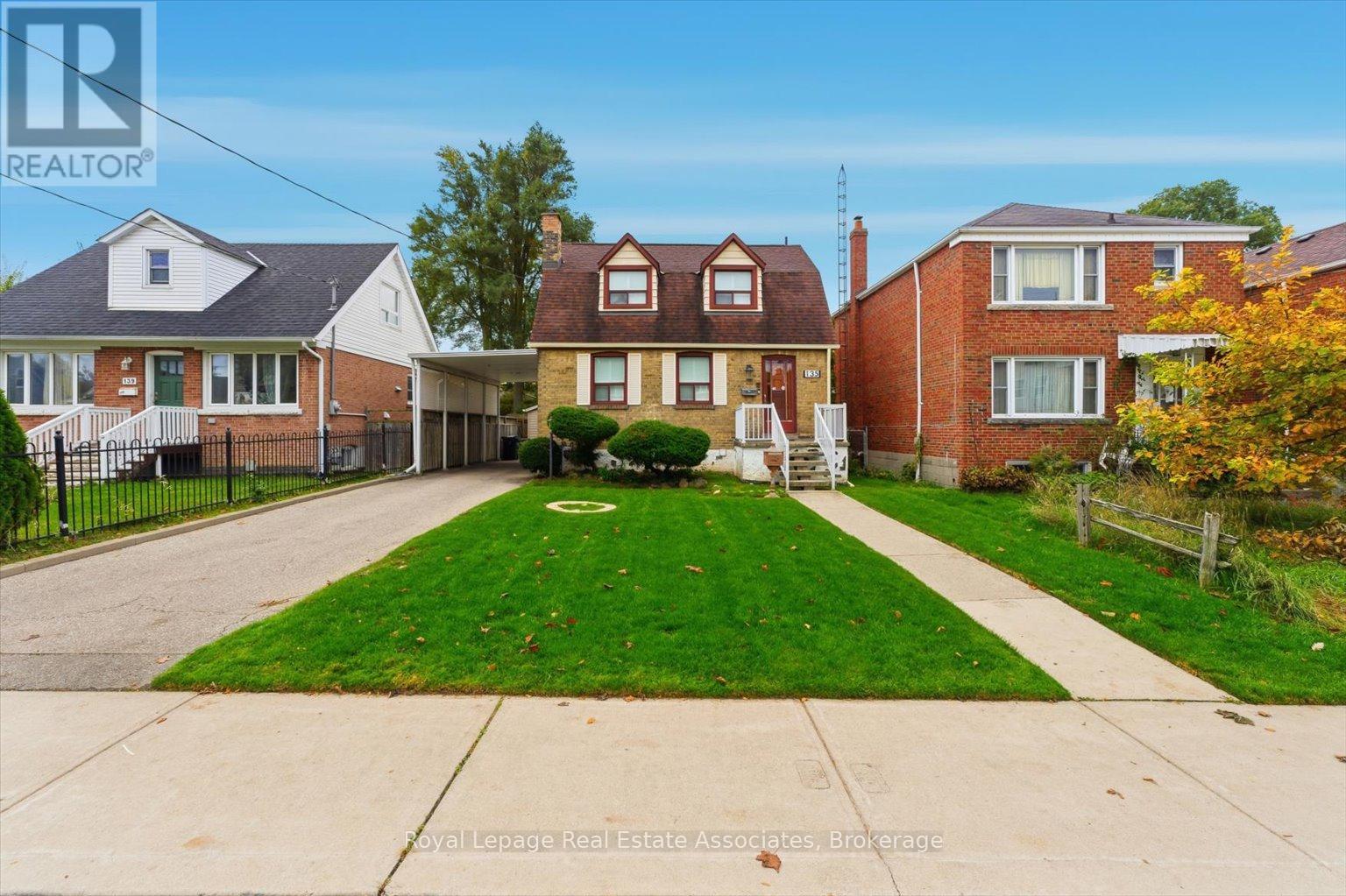 135 Tiago Avenue, Toronto, Ontario  M4B 2A6 - Photo 5 - E12671224