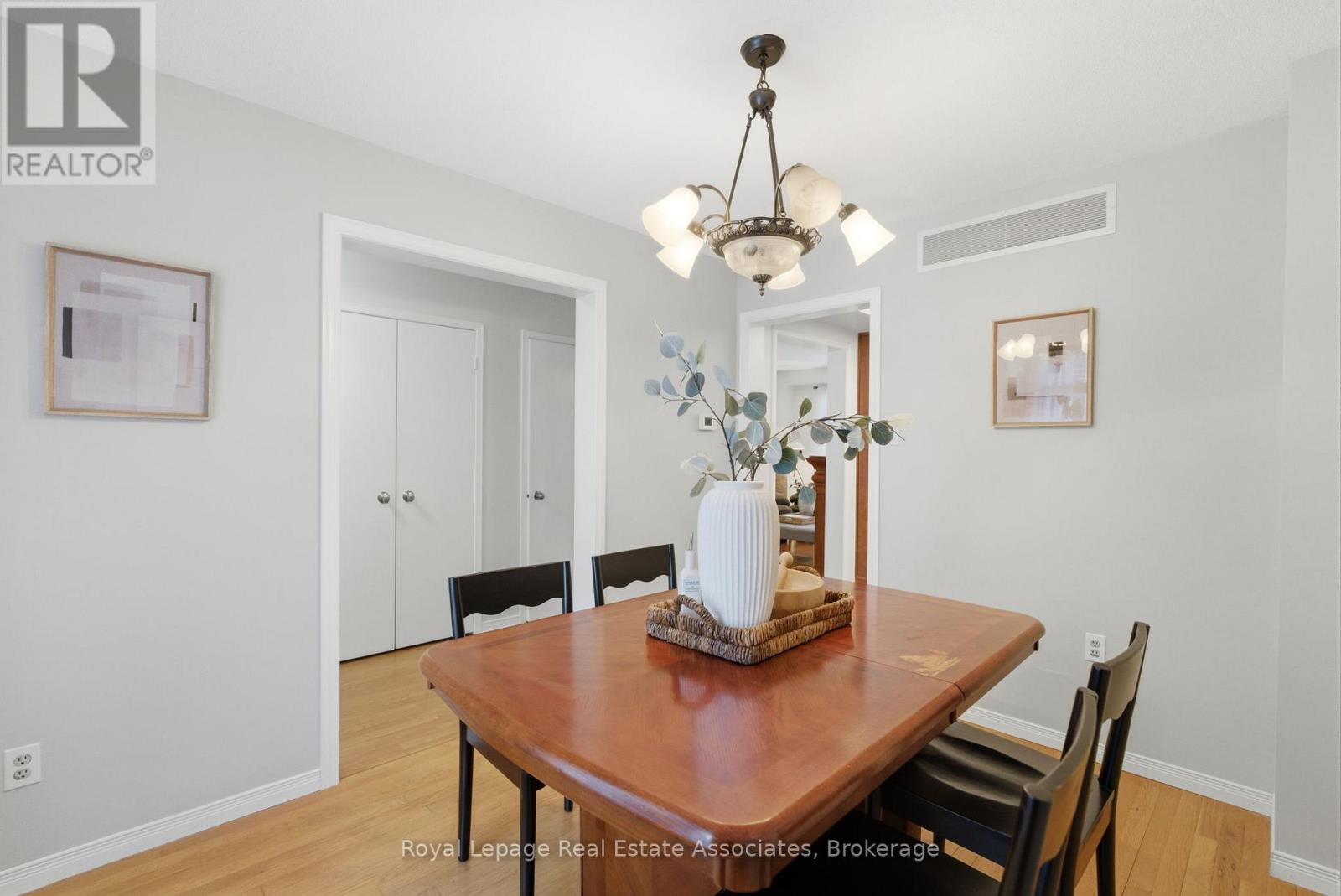 38 Bluebell Crescent, Whitby, Ontario L1P 1L1 - Photo 4 - E12671320