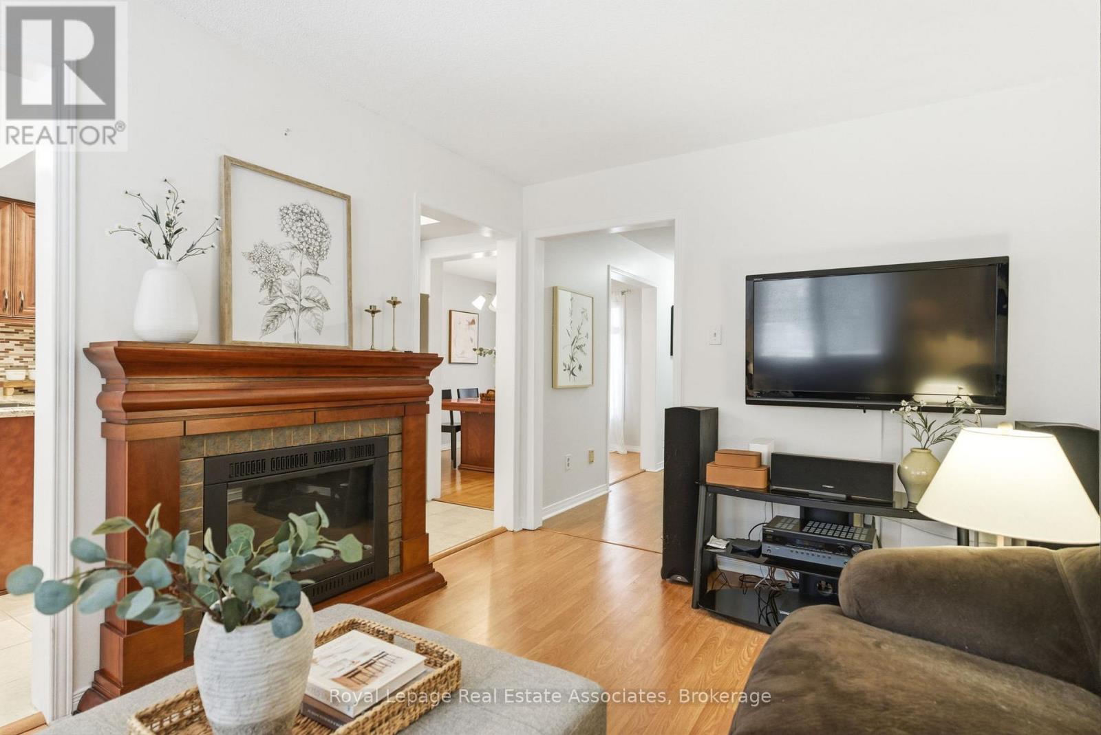 38 Bluebell Crescent, Whitby, Ontario L1P 1L1 - Photo 6 - E12671320