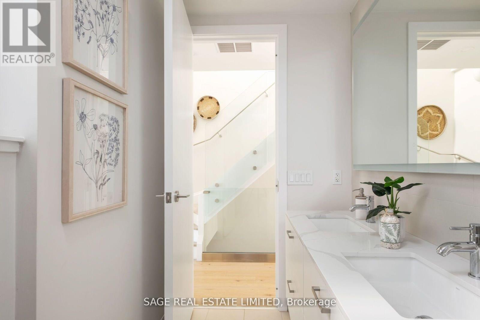 Th01 - 1331 Queen Street E, Toronto, Ontario  M4L 0B1 - Photo 28 - E12671326