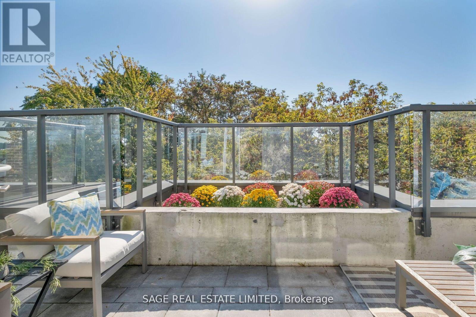 Th01 - 1331 Queen Street E, Toronto, Ontario  M4L 0B1 - Photo 33 - E12671326