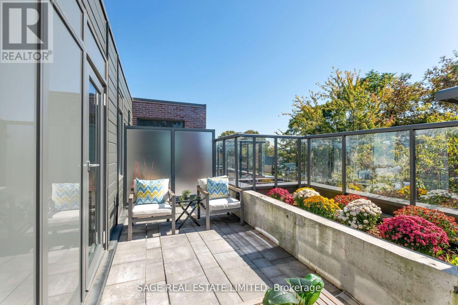 Th01 - 1331 Queen Street E, Toronto, Ontario  M4L 0B1 - Photo 34 - E12671326