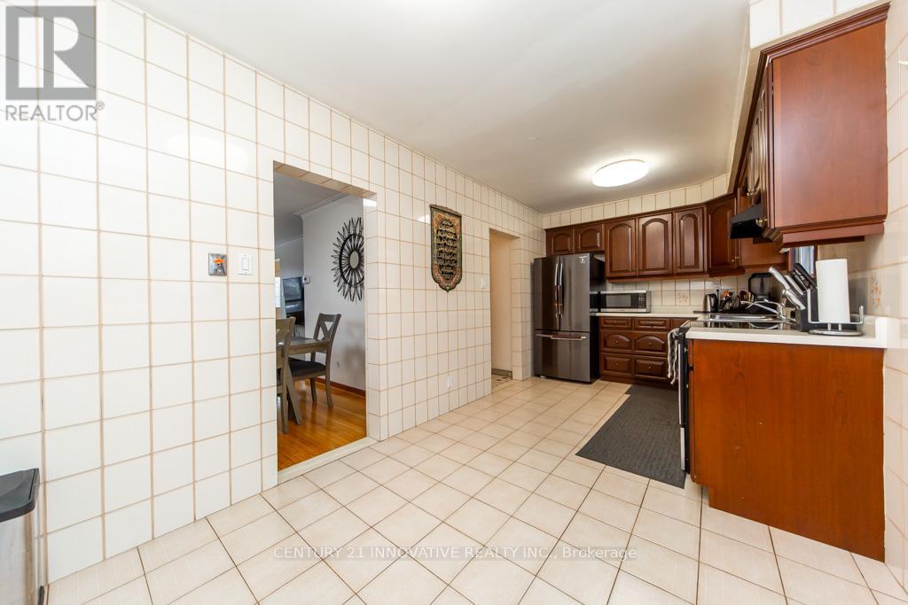 4 Albacore Crescent, Toronto, Ontario  M1H 2L3 - Photo 11 - E12671376