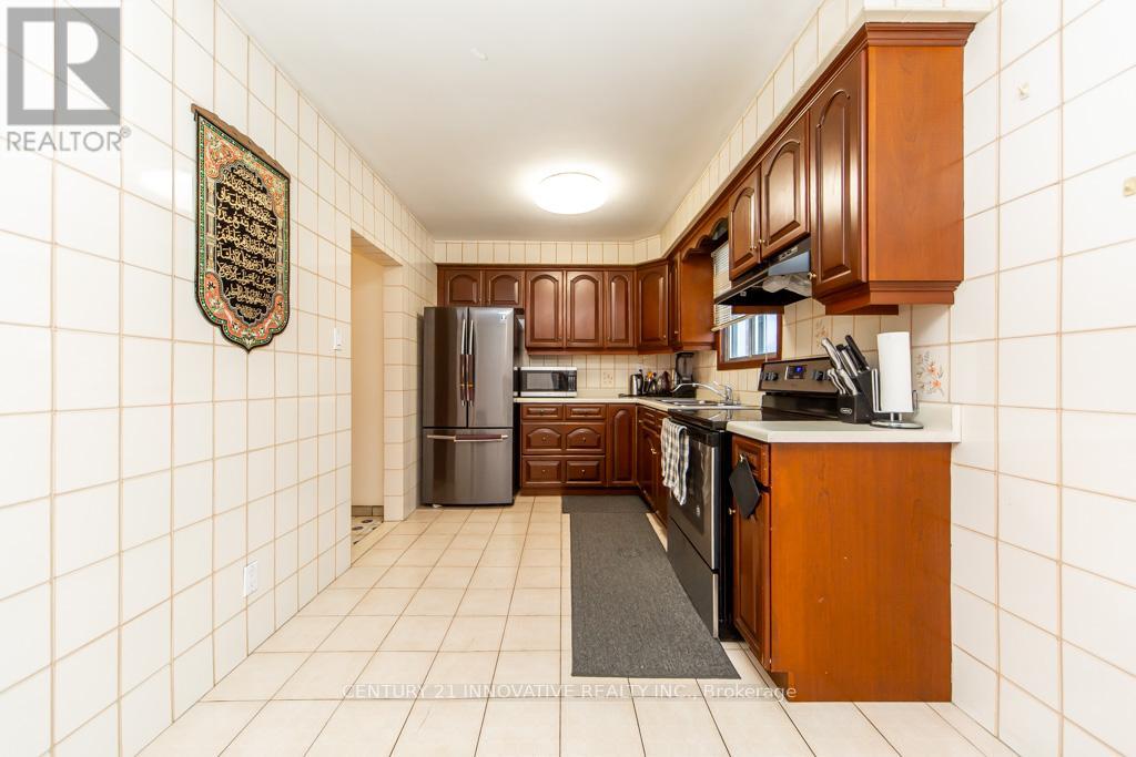 4 Albacore Crescent, Toronto, Ontario  M1H 2L3 - Photo 12 - E12671376