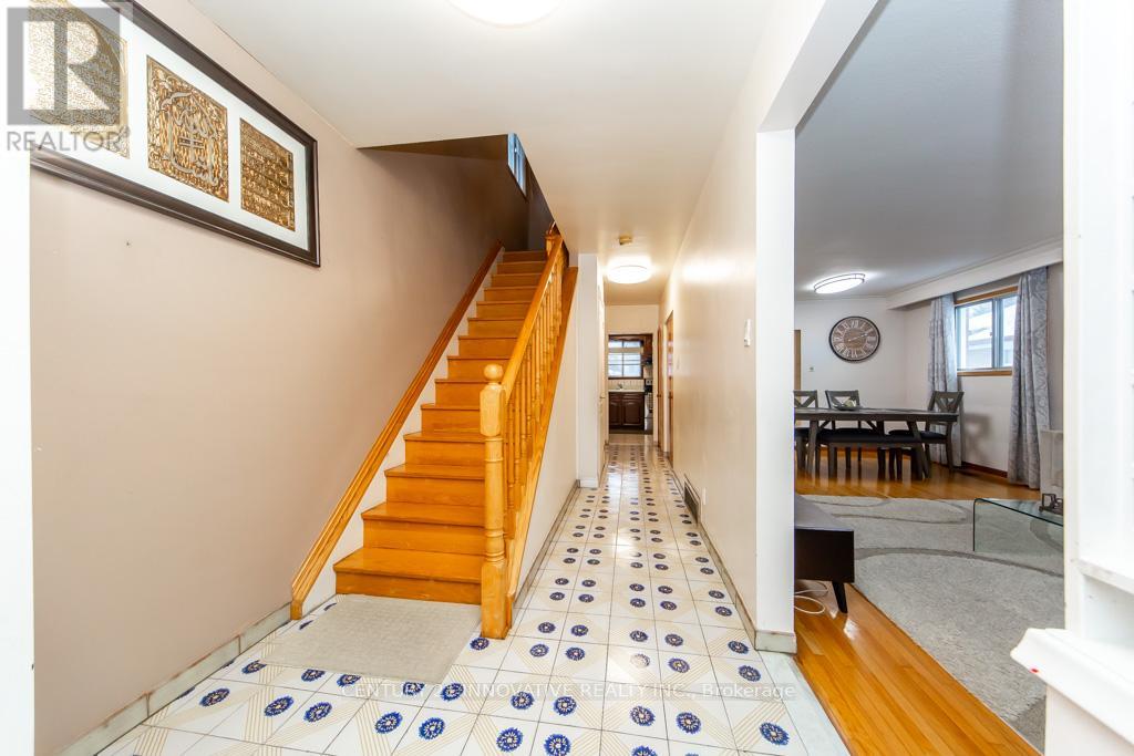 4 Albacore Crescent, Toronto, Ontario  M1H 2L3 - Photo 3 - E12671376