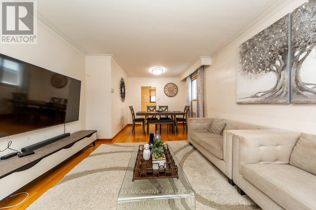 4 Albacore Crescent, Toronto, Ontario  M1H 2L3 - Photo 7 - E12671376