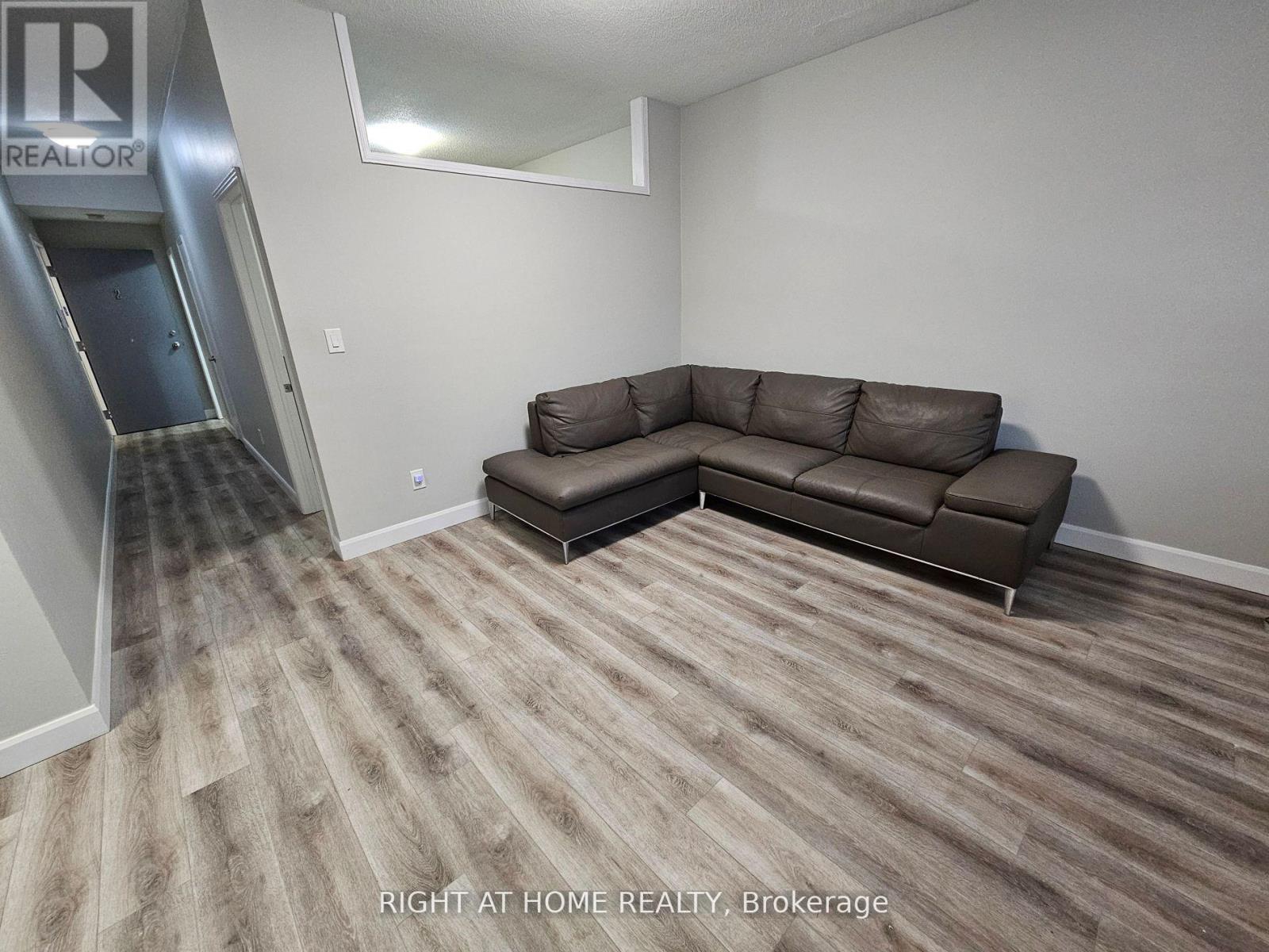 2 - 47 Dawes Road, Toronto, Ontario  M4C 5B1 - Photo 2 - E12671406