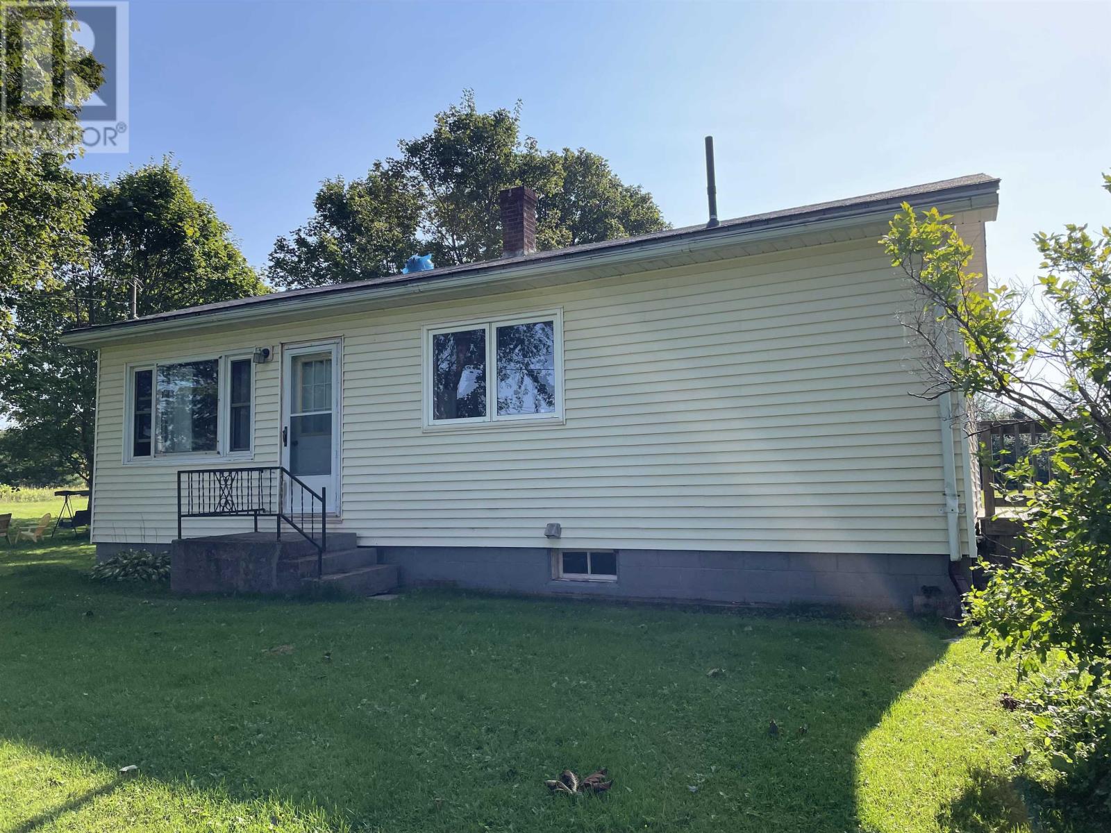 303 Phillip Street, Tignish, Prince Edward Island  C0B 2B0 - Photo 2 - 202600318