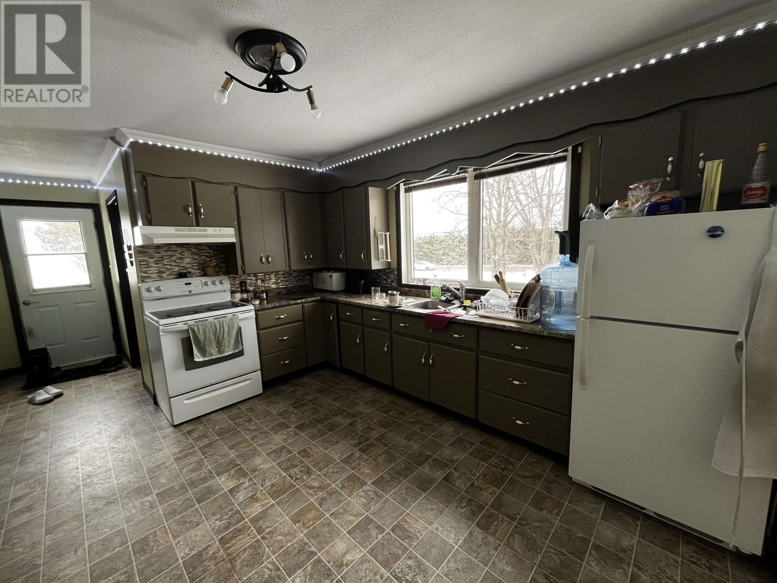 303 Phillip Street, Tignish, Prince Edward Island  C0B 2B0 - Photo 6 - 202600318