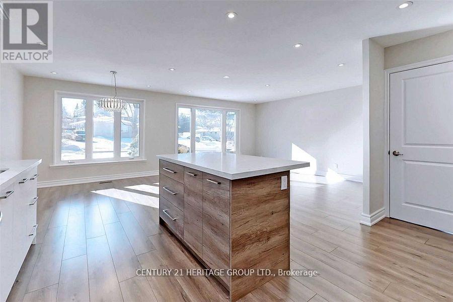 Main - 765 Greenfield Crescent, Newmarket, Ontario  L3Y 3B2 - Photo 5 - N12671114