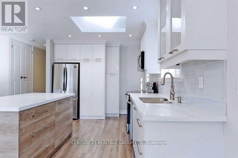 Main - 765 Greenfield Crescent, Newmarket, Ontario  L3Y 3B2 - Photo 7 - N12671114