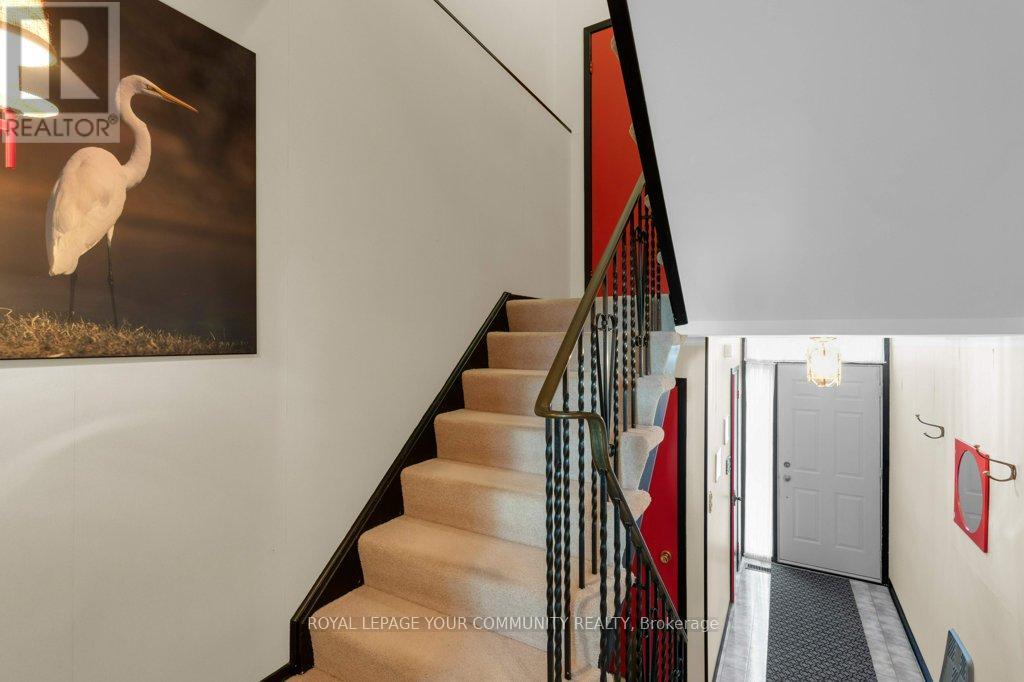 28 Stately Way, Markham, Ontario  L3T 3Z8 - Photo 4 - N12671126