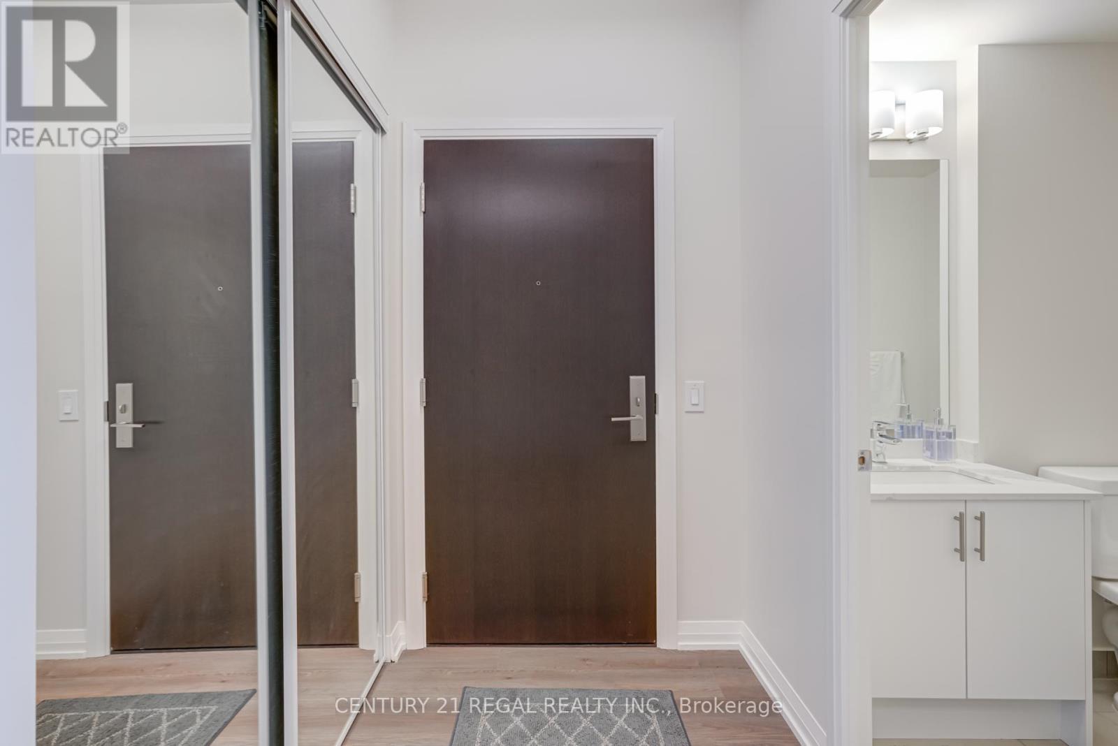 2125 - 9000 Jane Street, Vaughan, Ontario  L4K 0M6 - Photo 3 - N12671314