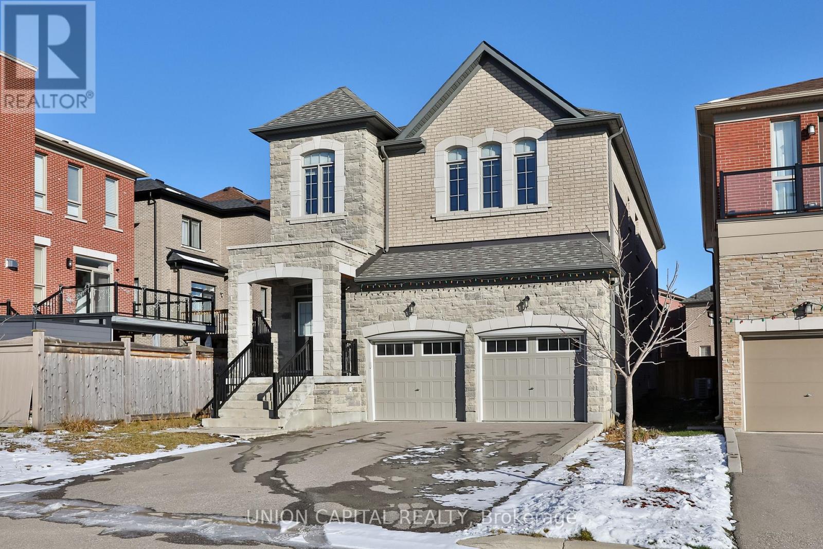 30 Leary Crescent, Richmond Hill, Ontario  L4S 0G7 - Photo 2 - N12671410