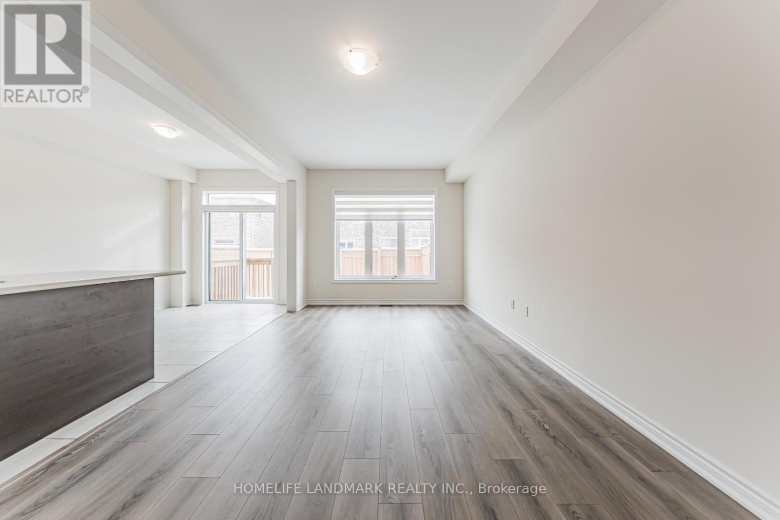 85 Jonkman Boulevard, Bradford West Gwillimbury (Bradford), Ontario  L3Z 4J9 - Photo 11 - N12671450