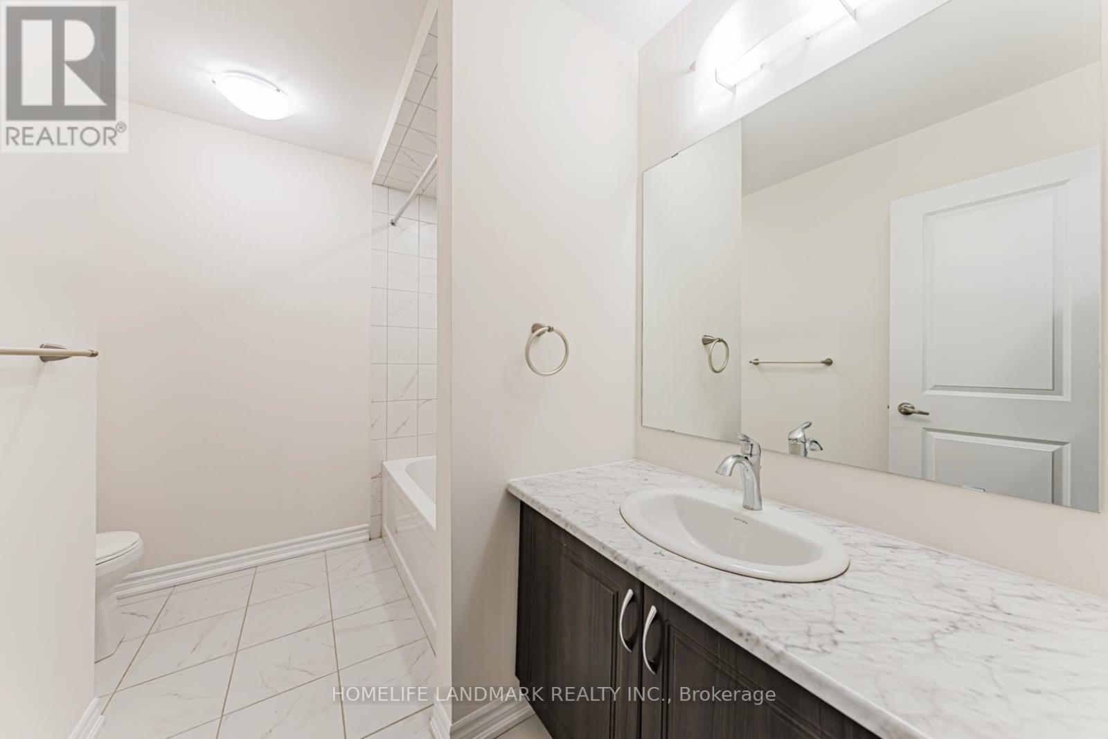 85 Jonkman Boulevard, Bradford West Gwillimbury (Bradford), Ontario  L3Z 4J9 - Photo 28 - N12671450