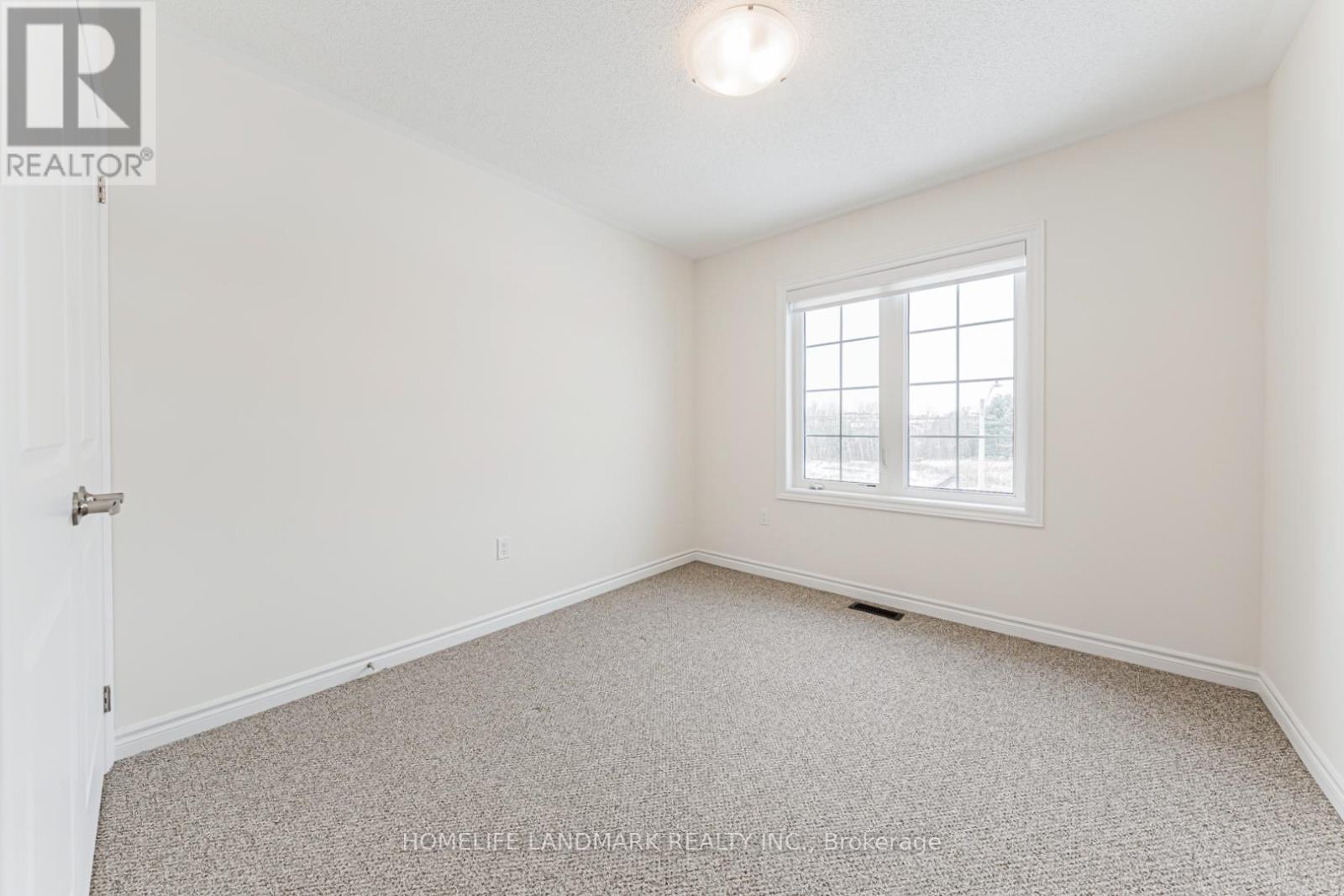 85 Jonkman Boulevard, Bradford West Gwillimbury (Bradford), Ontario  L3Z 4J9 - Photo 29 - N12671450