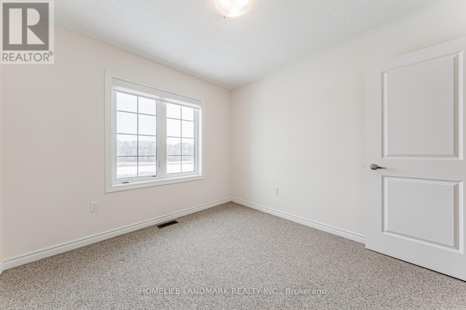 85 Jonkman Boulevard, Bradford West Gwillimbury (Bradford), Ontario  L3Z 4J9 - Photo 31 - N12671450