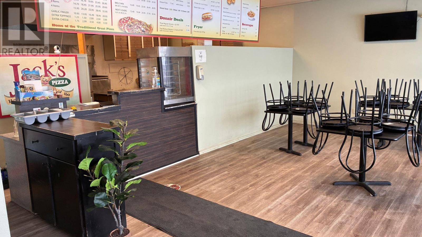 4 330 University Avenue, Charlottetown, Prince Edward Island  C1A 4M6 - Photo 4 - 202600316