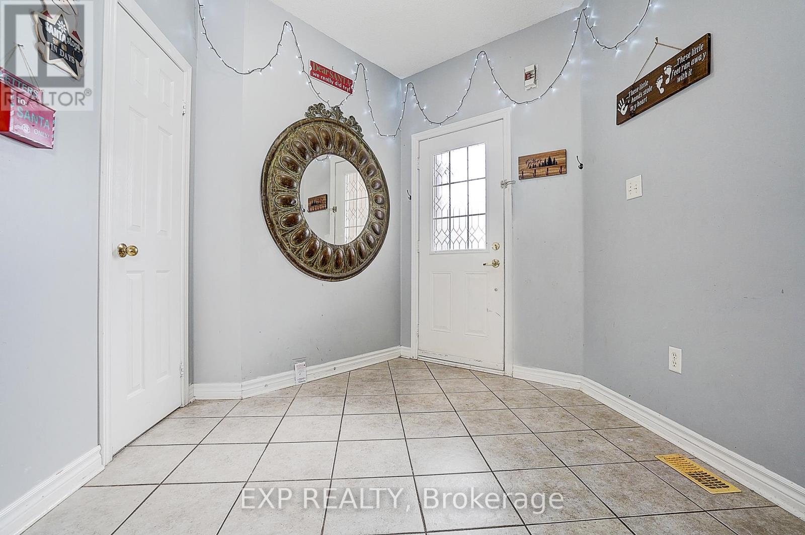 290 Country Lane, Barrie (Painswick South), Ontario  L4N 5Z6 - Photo 4 - S12671254