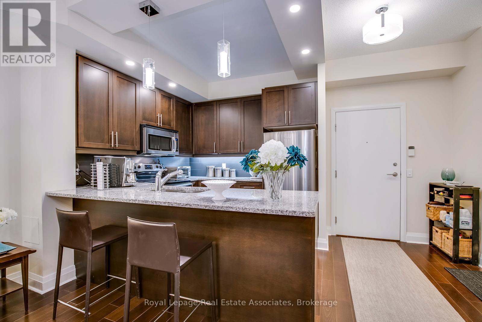 308 - 1 Hurontario Street, Mississauga, Ontario  L5G 0A3 - Photo 10 - W12671136