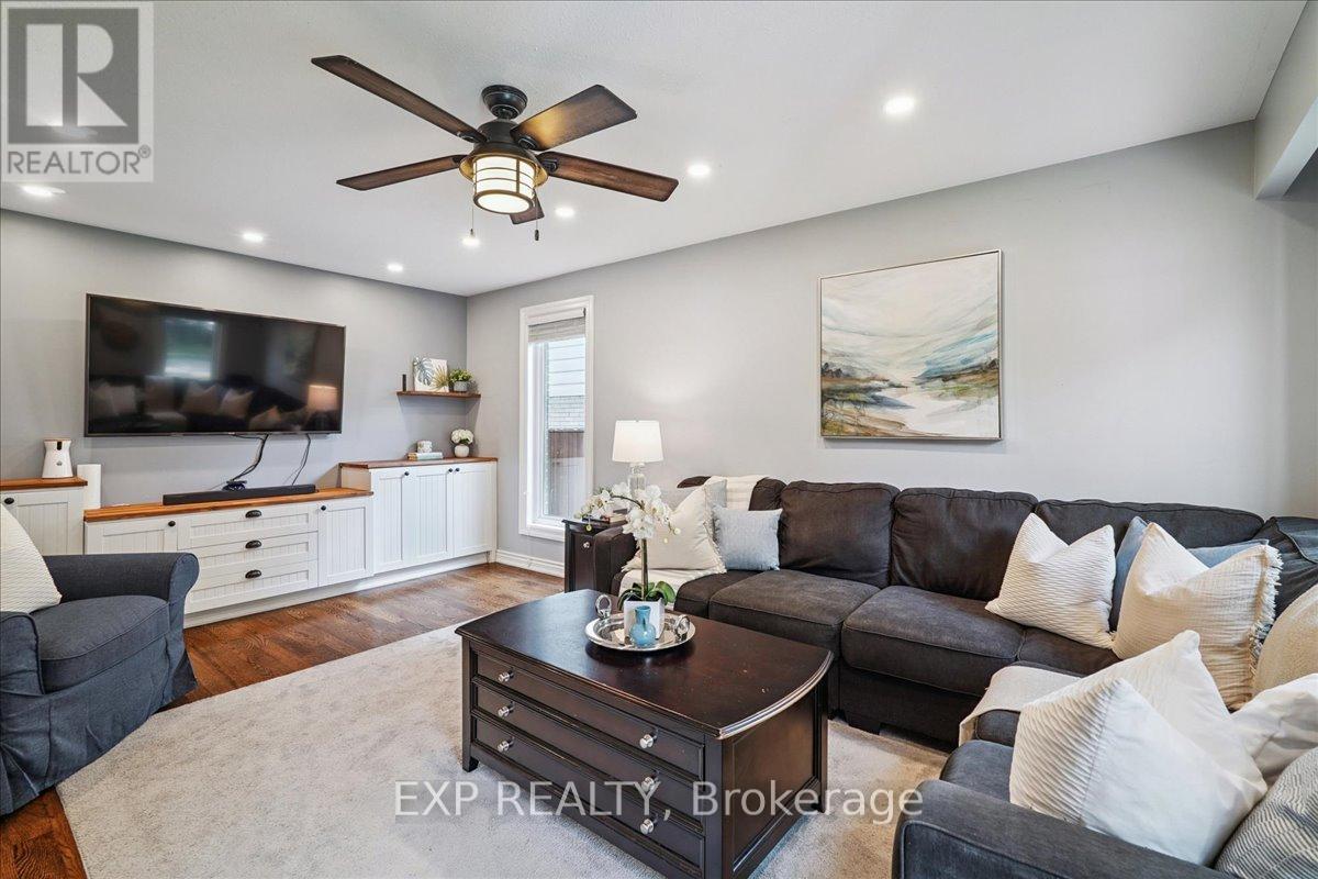 1923 Steepbank Crescent, Mississauga, Ontario  L4X 1T9 - Photo 9 - W12671184