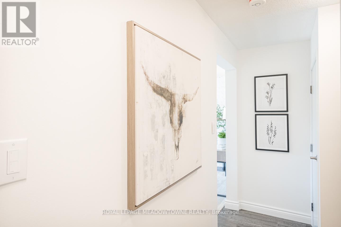 Main - 611 Beaver Court, Milton, Ontario  L9T 4A8 - Photo 4 - W12671206