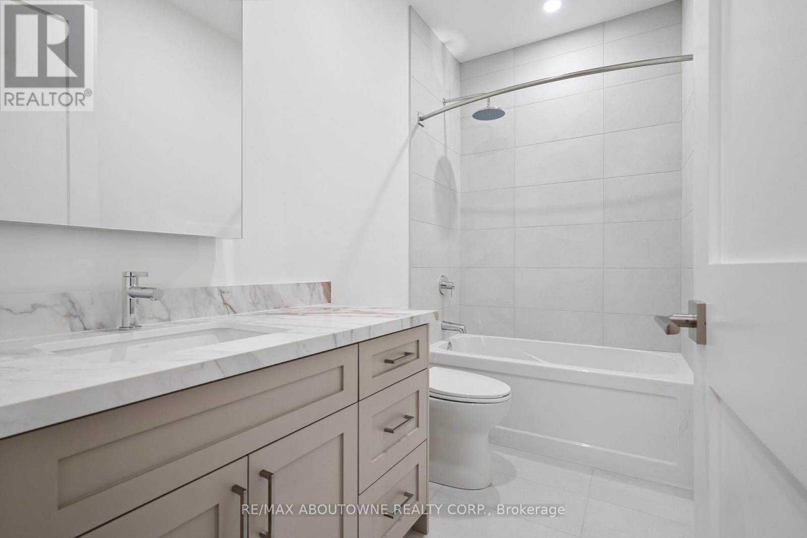 Laneway - 436 Concord Avenue, Toronto, Ontario  M6H 2P8 - Photo 16 - W12671222