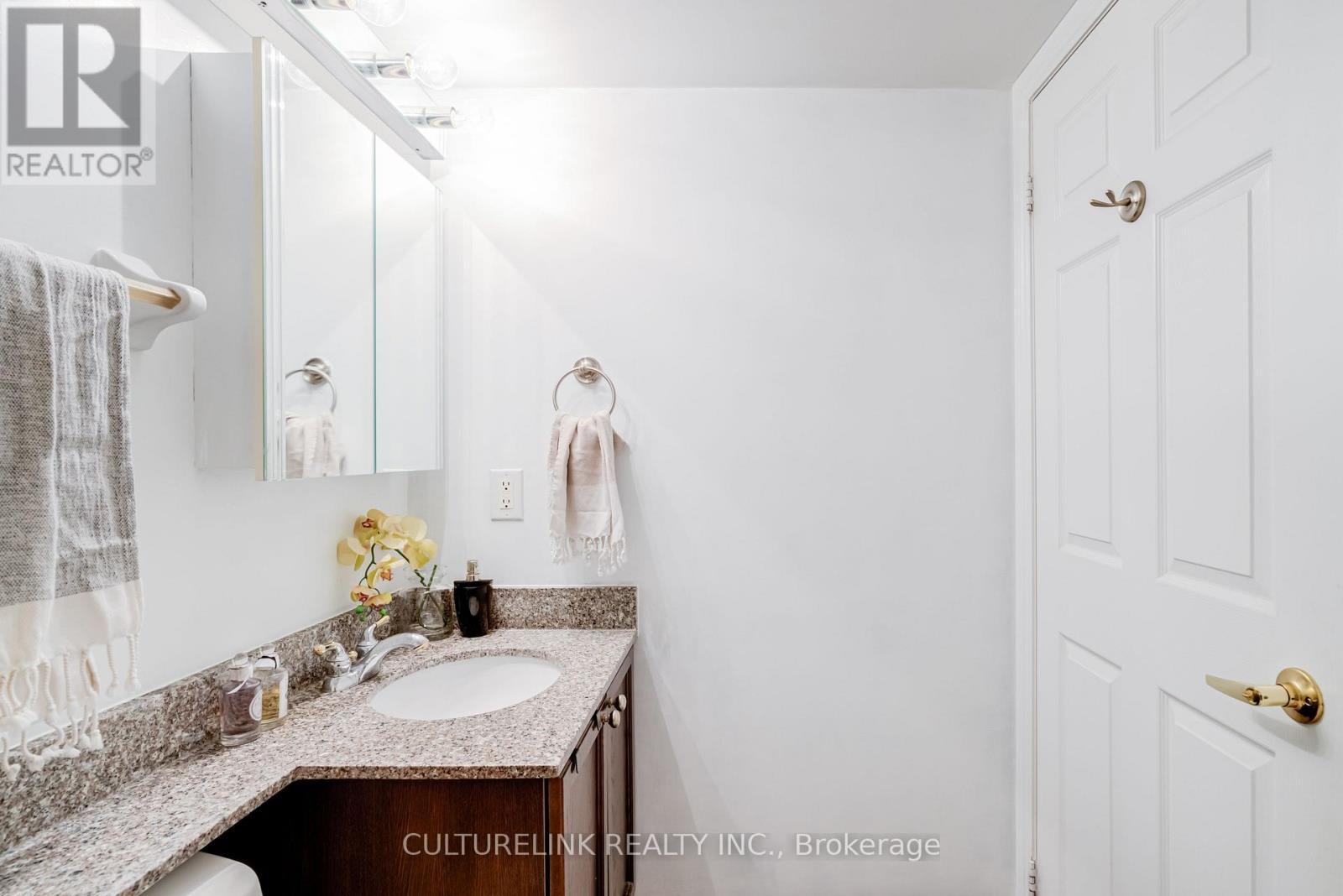 2209 - 5 Michael Power Place, Toronto, Ontario  M9A 0A3 - Photo 13 - W12671238