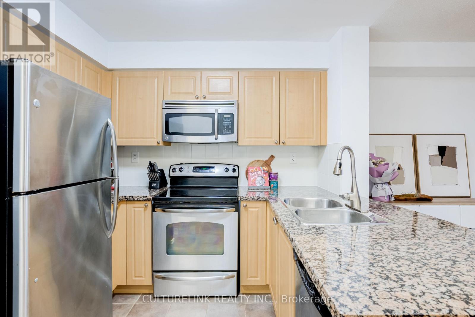 2209 - 5 Michael Power Place, Toronto, Ontario  M9A 0A3 - Photo 5 - W12671238
