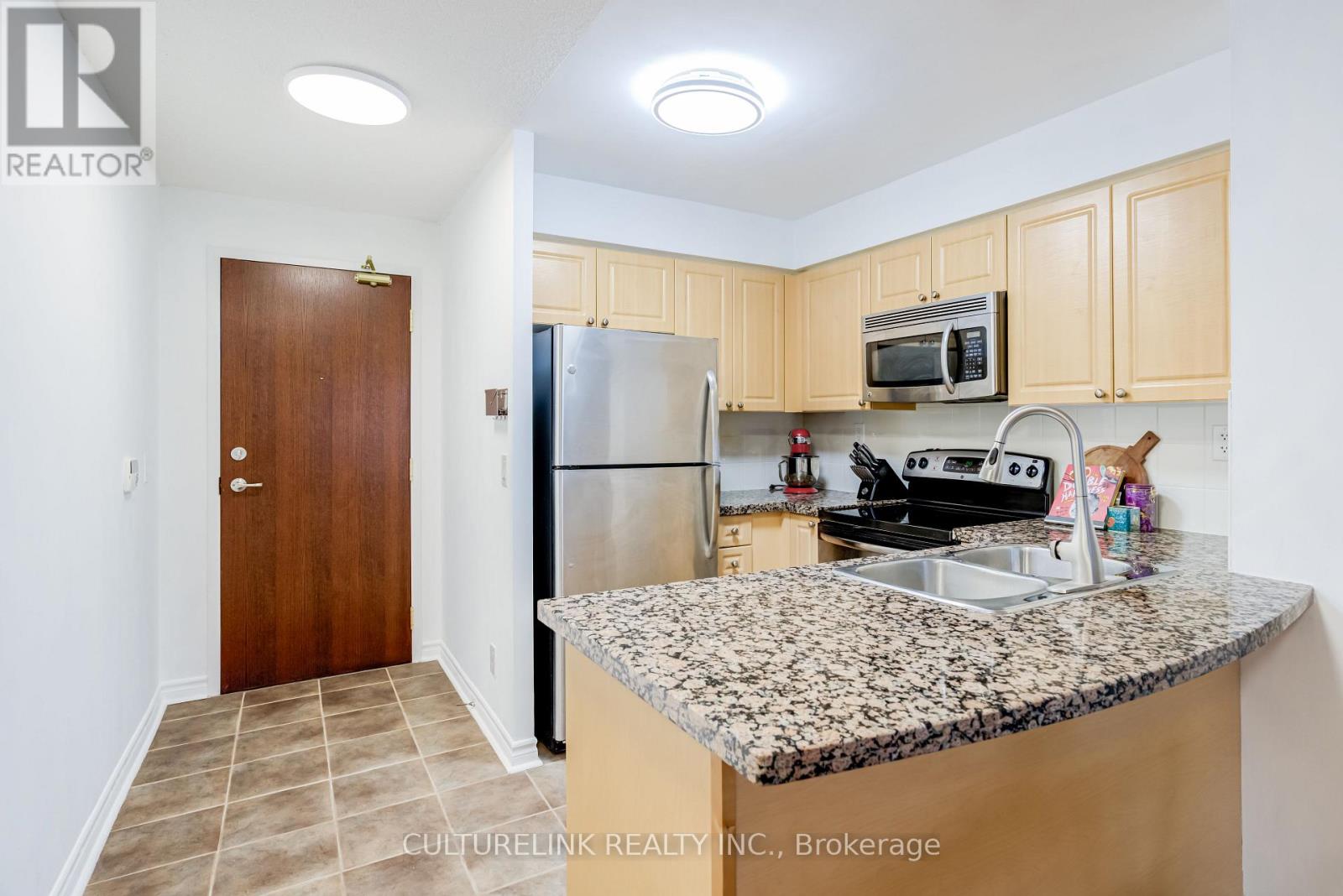 2209 - 5 Michael Power Place, Toronto, Ontario  M9A 0A3 - Photo 6 - W12671238