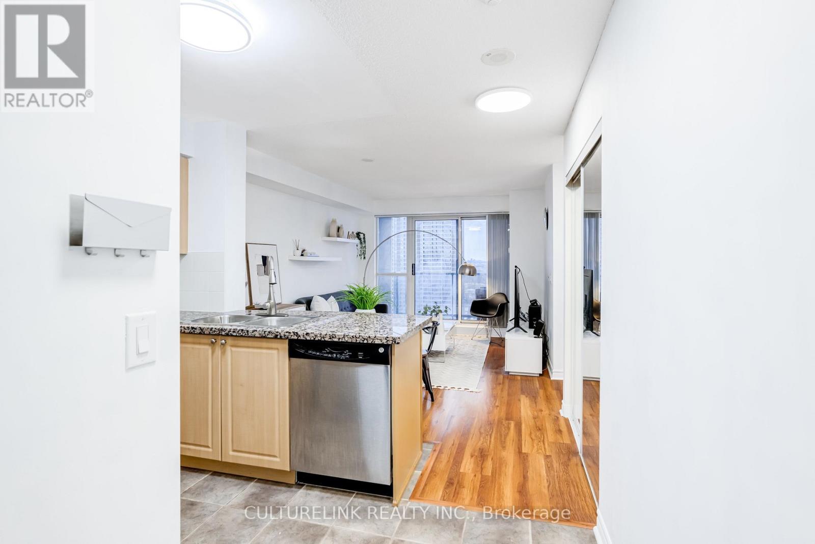 2209 - 5 Michael Power Place, Toronto, Ontario  M9A 0A3 - Photo 8 - W12671238