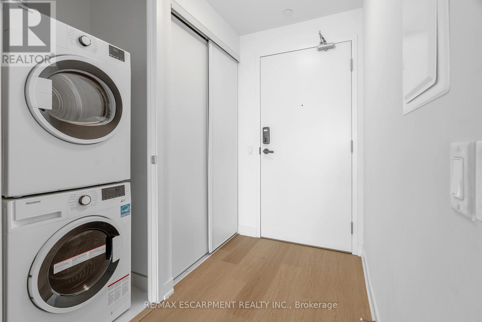 3413 - 3883 Quartz Road, Mississauga, Ontario  L5B 0M4 - Photo 4 - W12671260