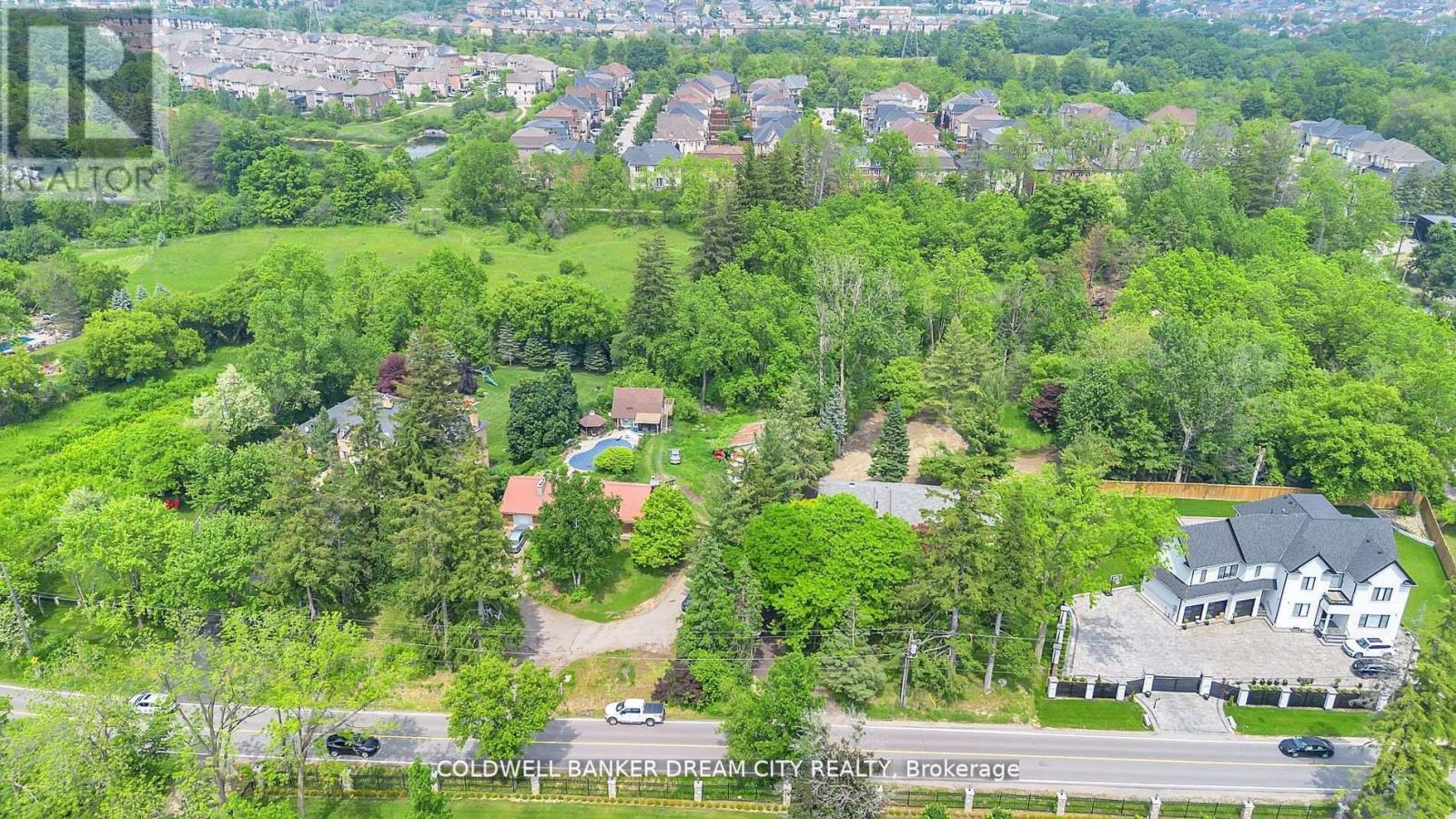 8295 Creditview Road, Brampton, Ontario  L6Y 0G7 - Photo 5 - W12671336