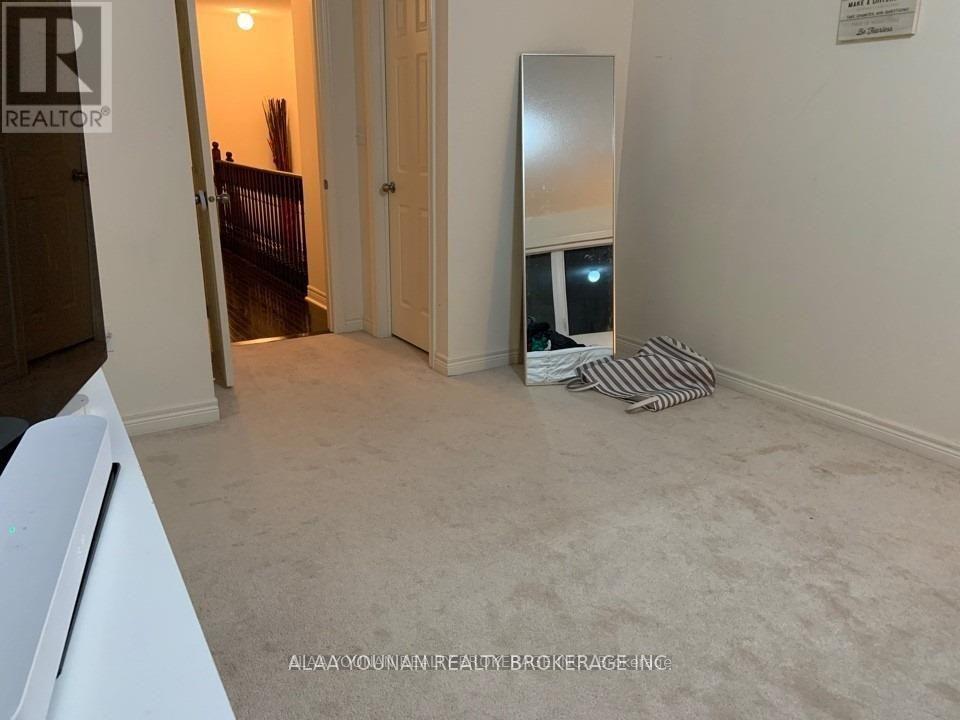 1055 Job Crescent, Milton, Ontario  L9T 8V6 - Photo 16 - W12671364