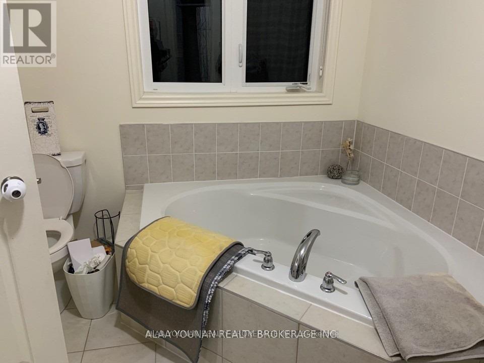 1055 Job Crescent, Milton, Ontario  L9T 8V6 - Photo 21 - W12671364