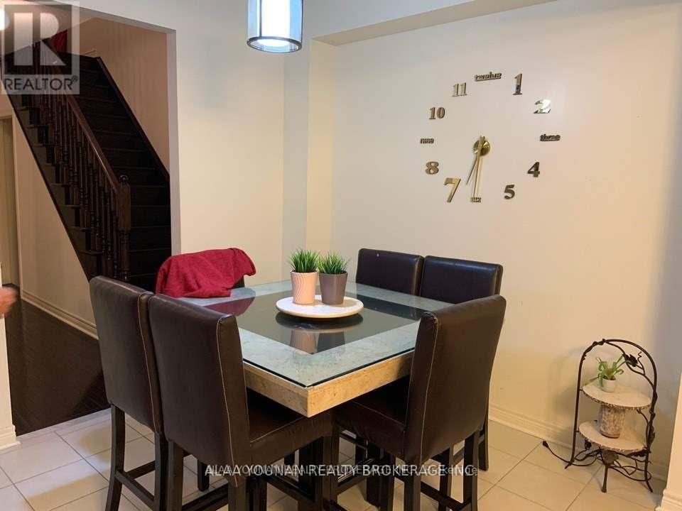 1055 Job Crescent, Milton, Ontario  L9T 8V6 - Photo 4 - W12671364