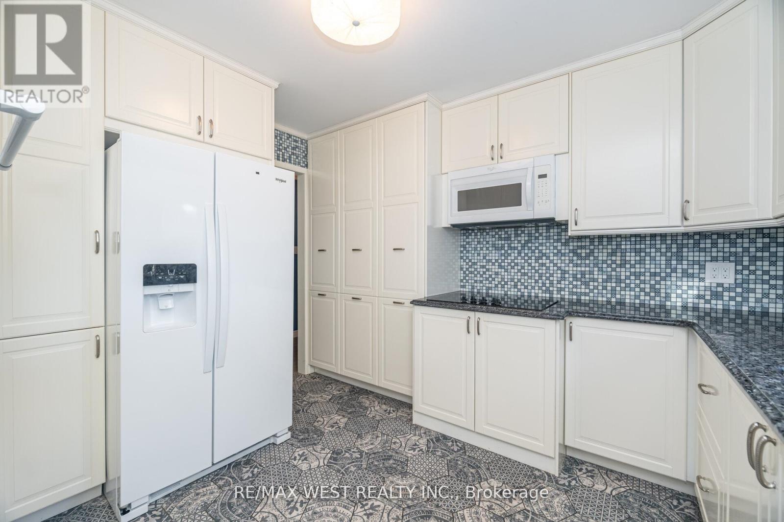 47 Elizabeth Street, Caledon, Ontario  L7E 1A3 - Photo 10 - W12671396