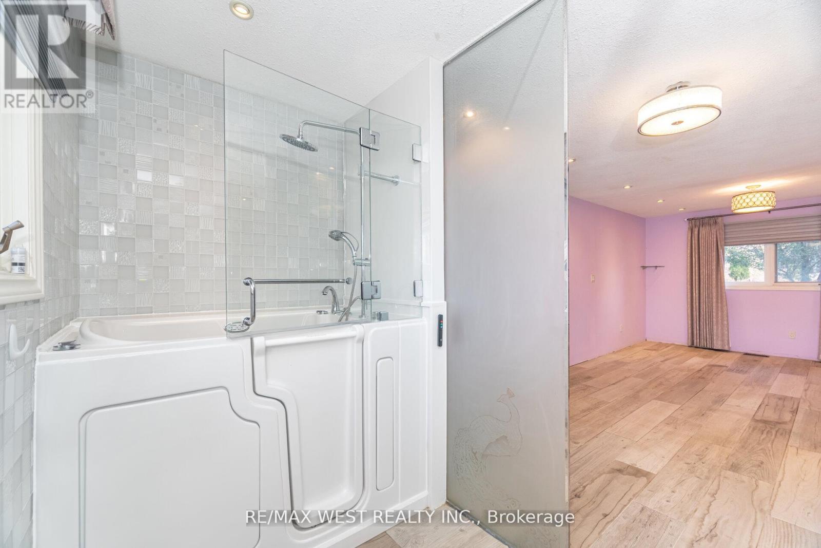 47 Elizabeth Street, Caledon, Ontario  L7E 1A3 - Photo 12 - W12671396