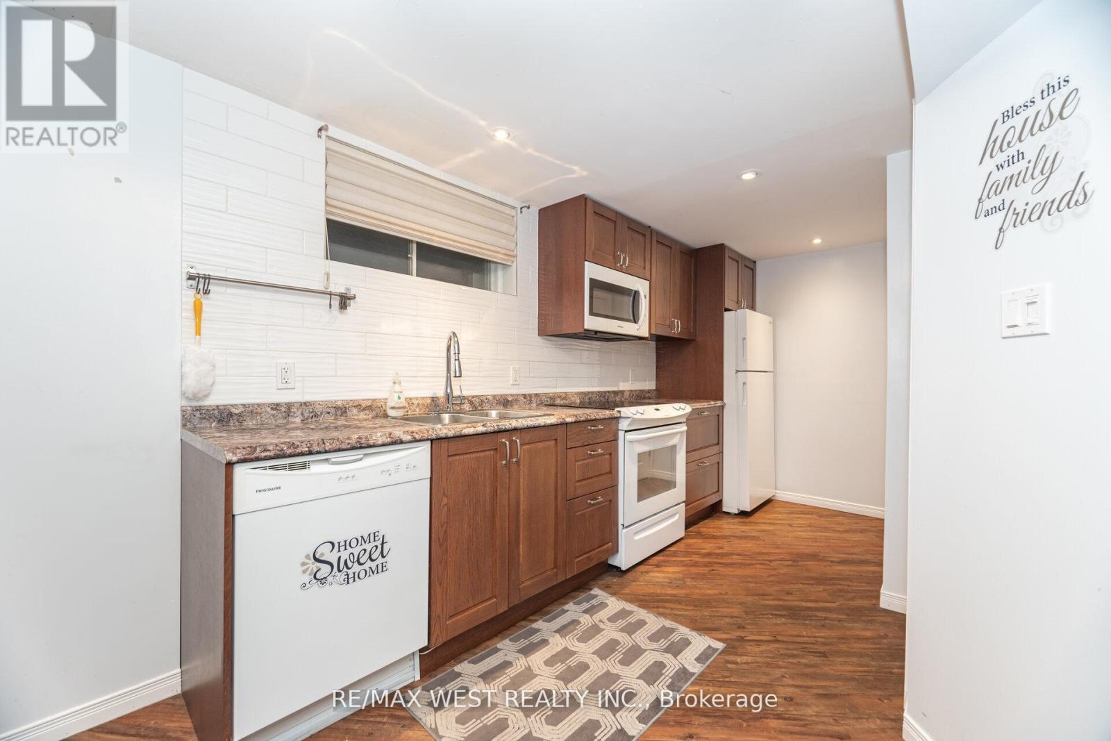 47 Elizabeth Street, Caledon, Ontario  L7E 1A3 - Photo 17 - W12671396