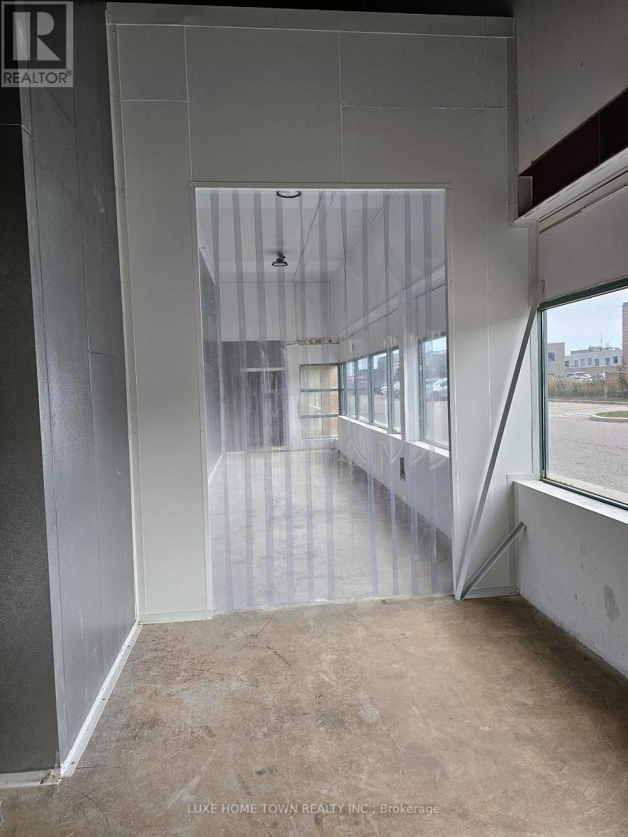 47,48 - 2400 Lucknow Drive, Mississauga, Ontario  L5S 1T9 - Photo 2 - W12671418