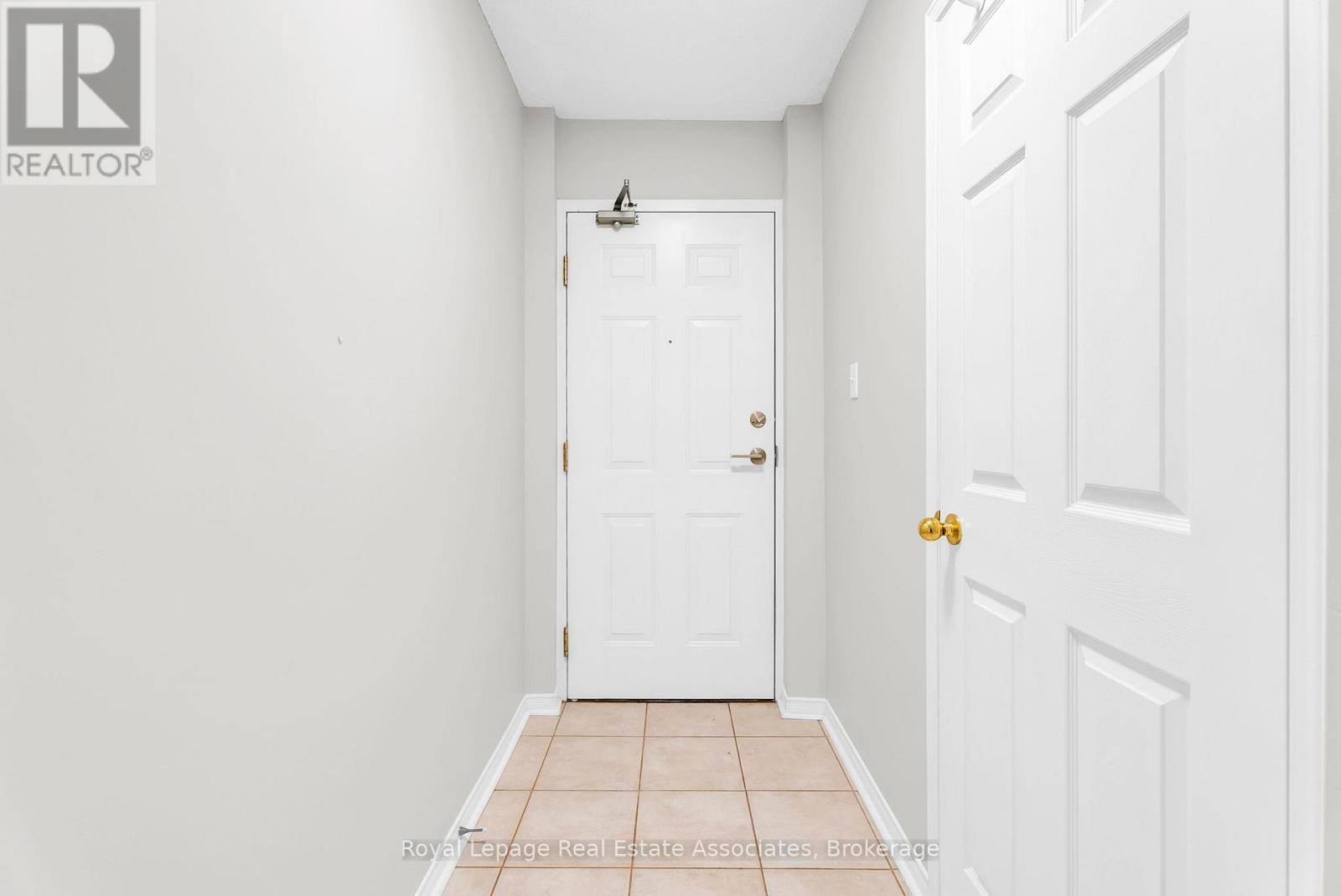 506 - 32 Tannery Street, Mississauga, Ontario  L5M 6T6 - Photo 4 - W12671434