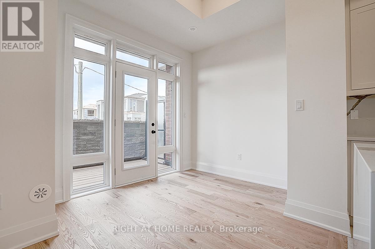 3295 Taha Gardens W, Oakville, Ontario  L6M 5R9 - Photo 11 - W12671442