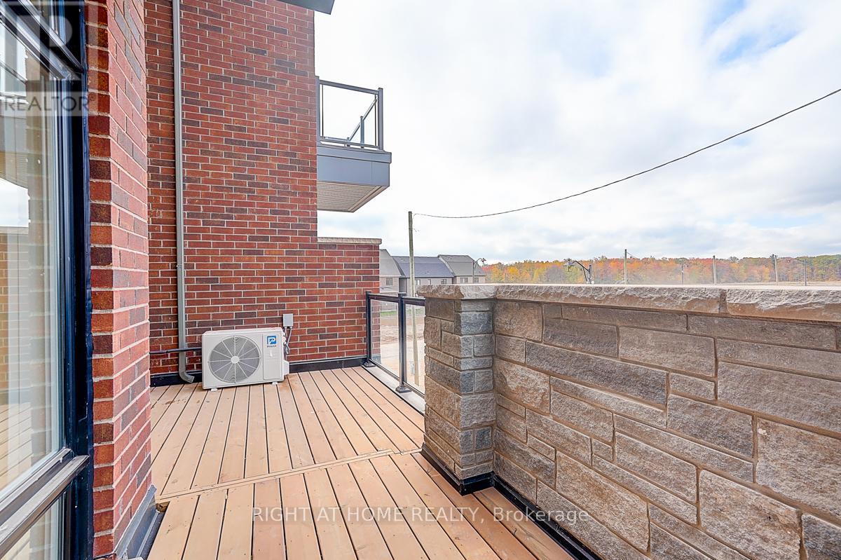 3295 Taha Gardens W, Oakville, Ontario  L6M 5R9 - Photo 17 - W12671442